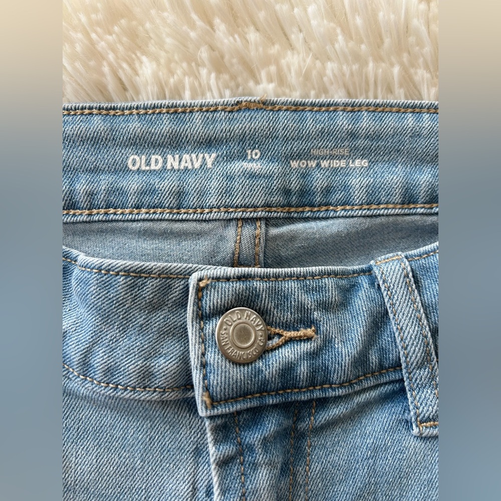 Old Navy | High-Waisted Wow Wide-Leg Jeans - Picture 4 of 9